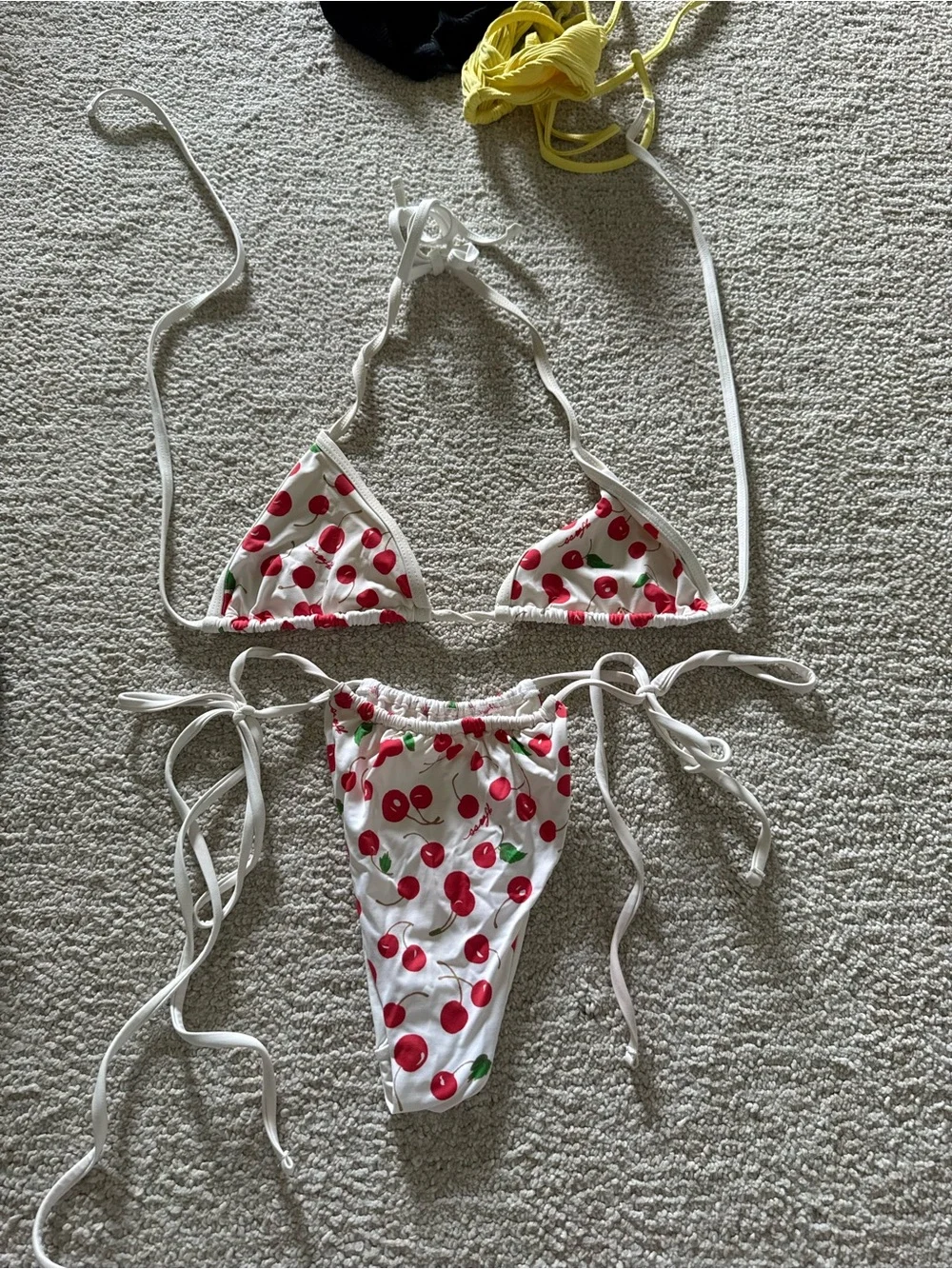 Frankie’s bikinis cherry set - Picture 1 of 7